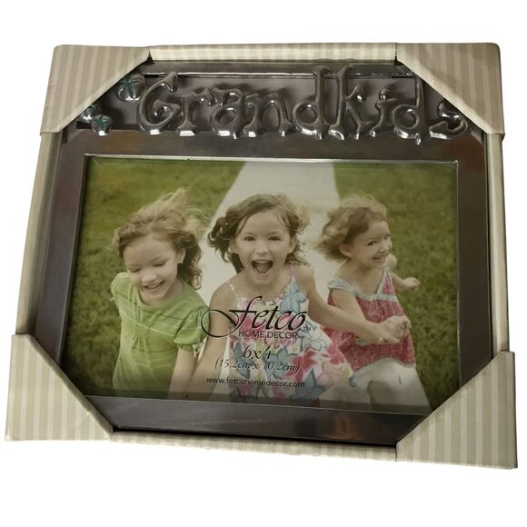 FETCO Grandkids Picture Frame 6"x4" Silver Metal Word Art Family Photo Gift NIB - Picture 3 of 7